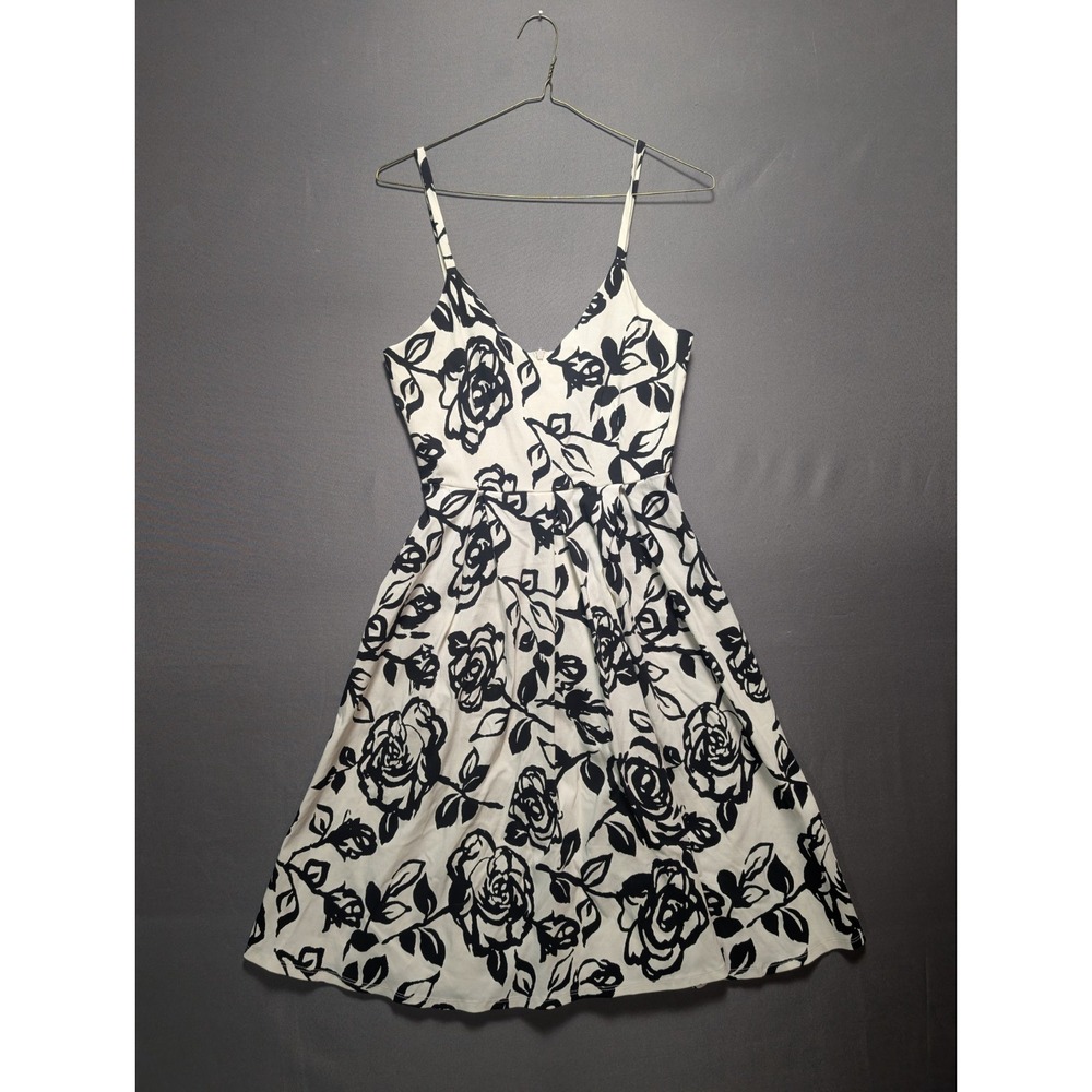 Vanity Room Nordstrom Rack Womens White Black Rose Floral Sleeveless Dress Small